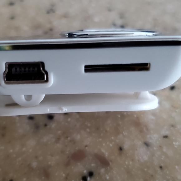 Miniature Fully Functional MP3 player - Picture 5 of 11